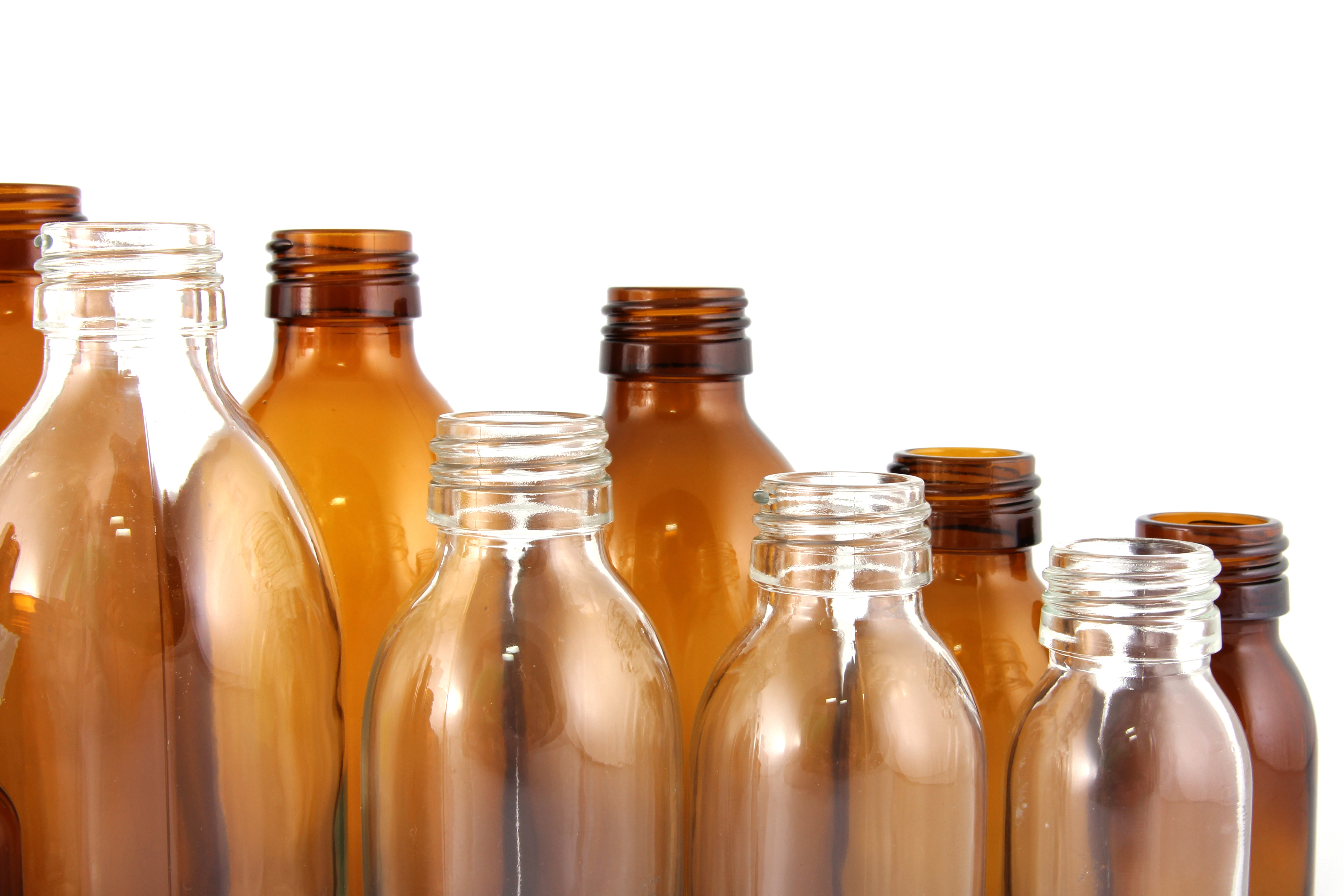 Assortiment apothekersflessen, medicijnflessen en poederpotten